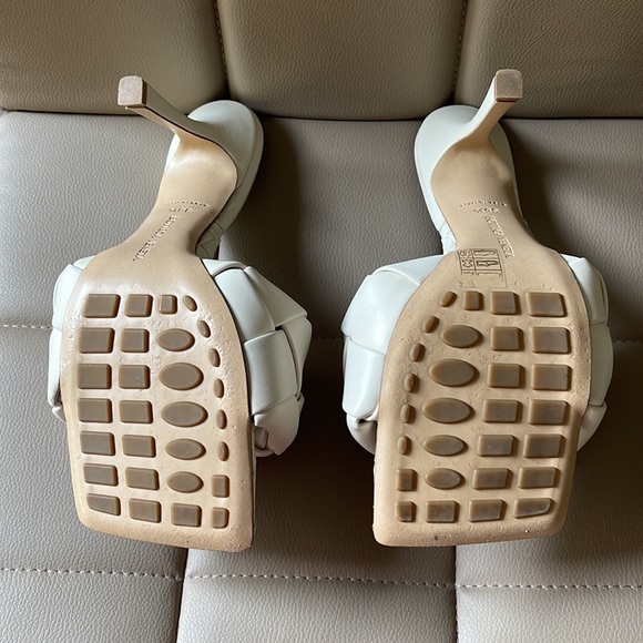Bottega Veneta sandals size 38.5 beautiful off white color - Picture 5 of 6